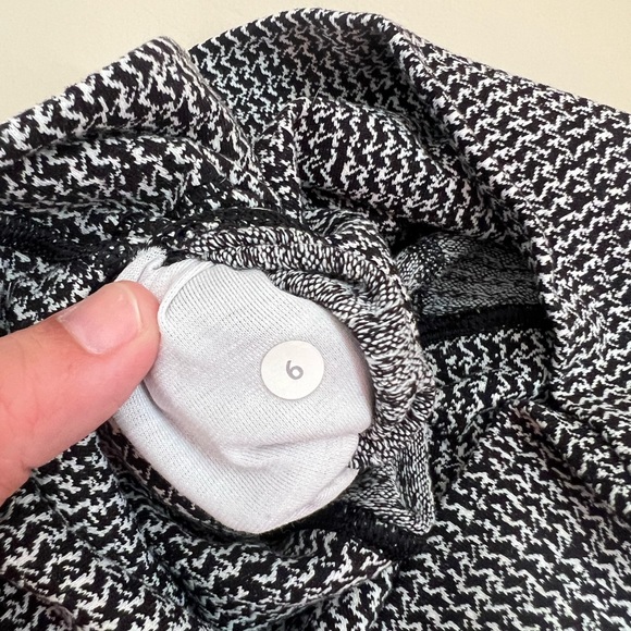 Lululemon 🍋 High Times 7/8 Length Pant In Teeny Tooth White Black Size 6 - Picture 9 of 9